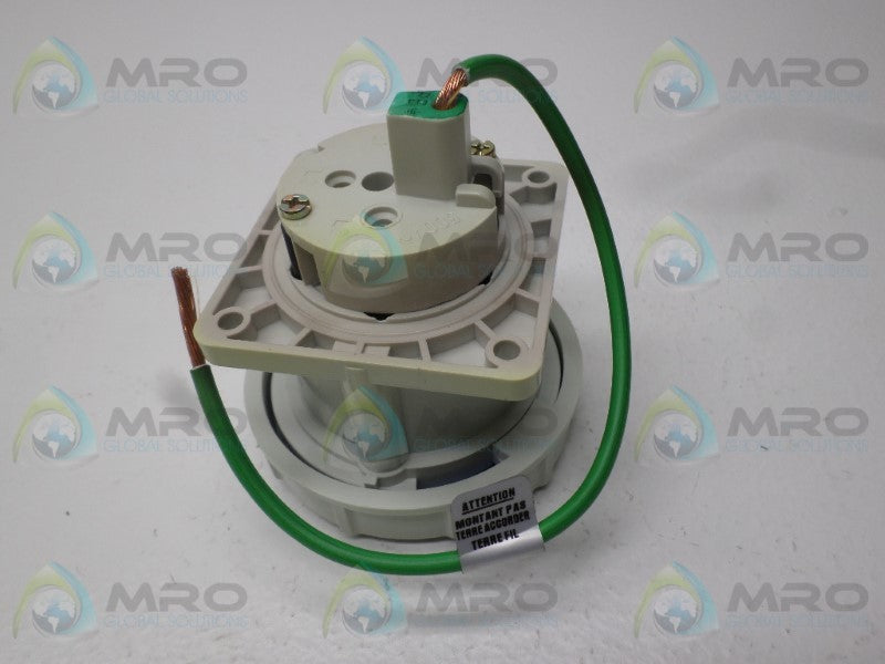 RUSSELLSTOLL RS430R9W RECEPTACLE  NSNP