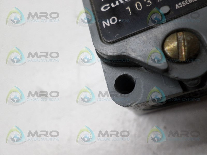 CUTLER HAMMER 10316H187 LIMIT SWITCH  UNMP