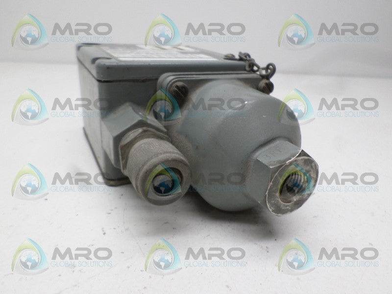 INDUSTRIAL SPARE PART 836T-T260J SER. B PRESSURE CONTROL  UNMP