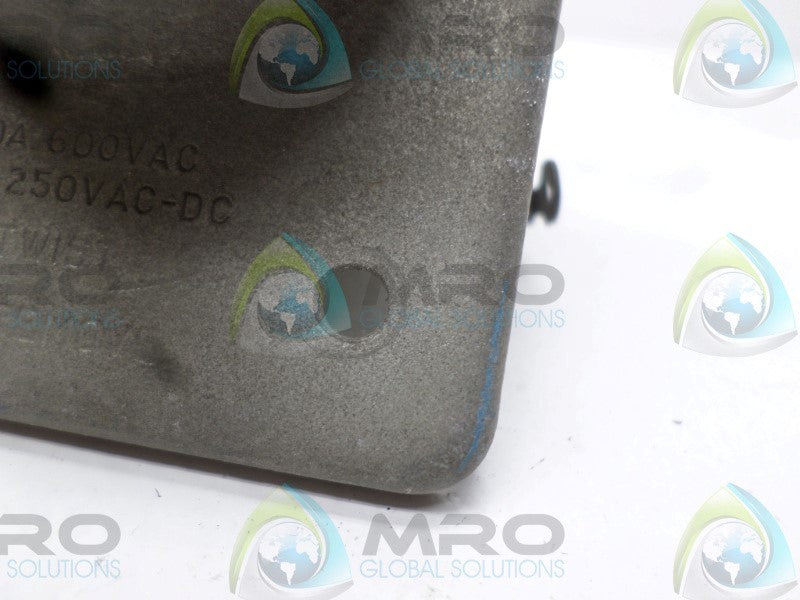 RUSSELLSTOLL SKRR8G RECEPTACLE  UNMP
