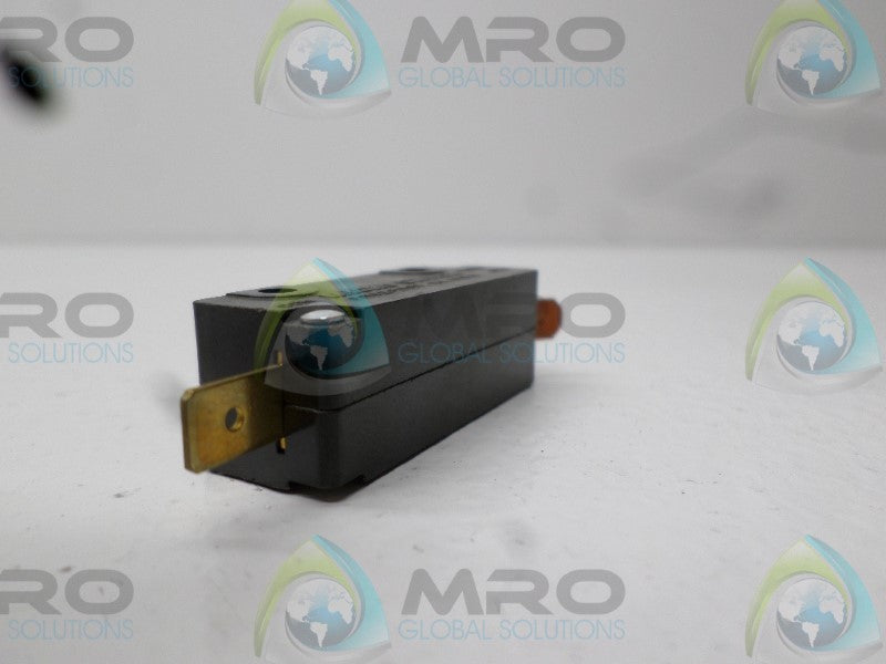 MICRO SWITCH 2PL4 PLUNGER SWITCH  NSNP