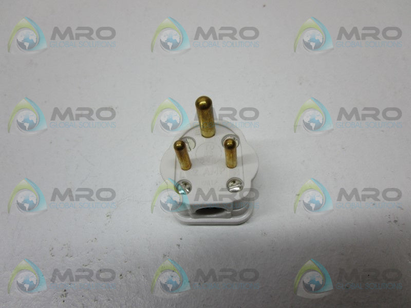 MK BS546 PLUG SOCKET 2A  NSNP