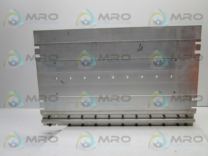 SIEMENS SIMATIC S5 6ES5700-3LA12 SUBRACK  UNMP