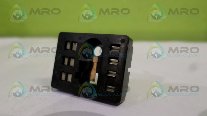 AMF 27E125 (LOT OF 6) RELAY SOCKET NSNP