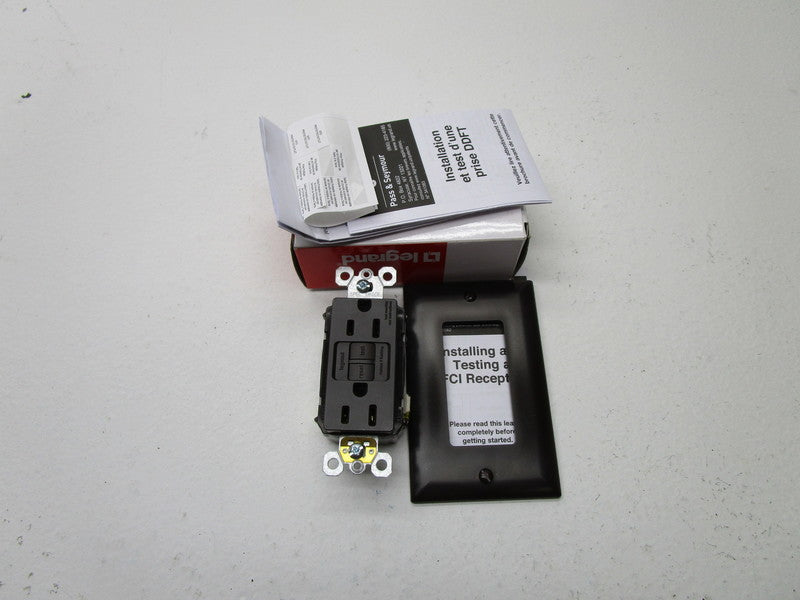 LEGRAND 1597 RECEPTACLE  NSMP