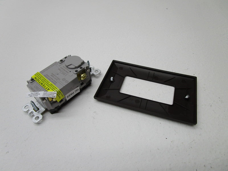 LEGRAND 1597 RECEPTACLE  NSMP