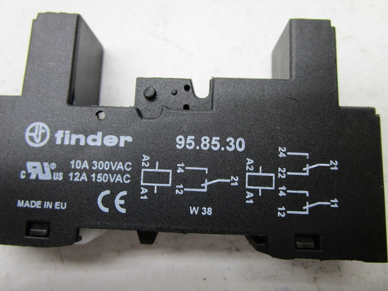 FINDER 95.85.30 RELAY SOCKET  NSNP