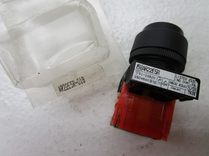 FUJI ELECTRIC AR22E5R-01B PUSHBUTTON SWITCH  NSMP