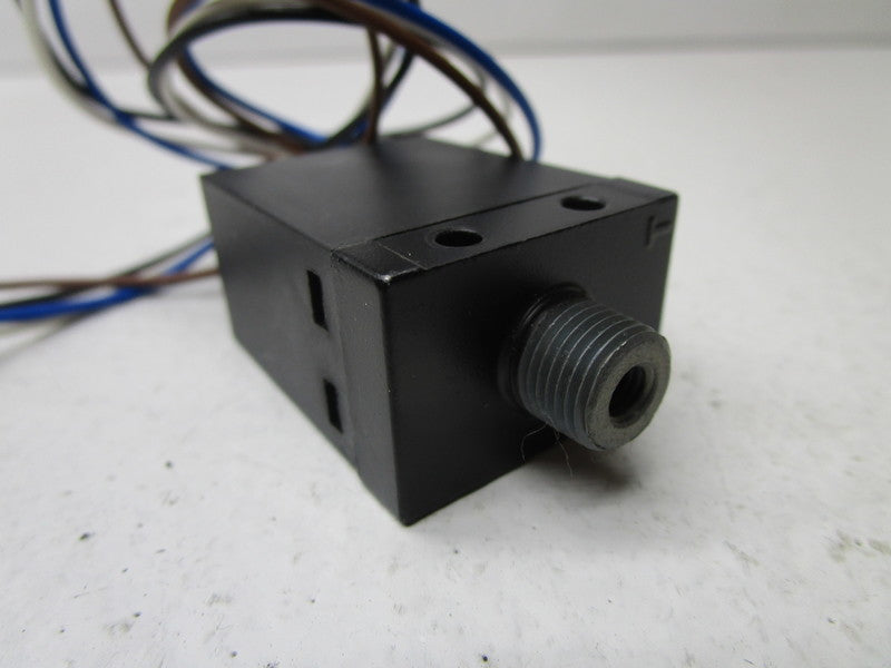 SMC ZSE3-T1-21 VACUUM SWITCH  UNMP