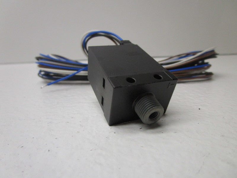 SMC ZSE3-T1-21 VACUUM SWITCH  NSNP