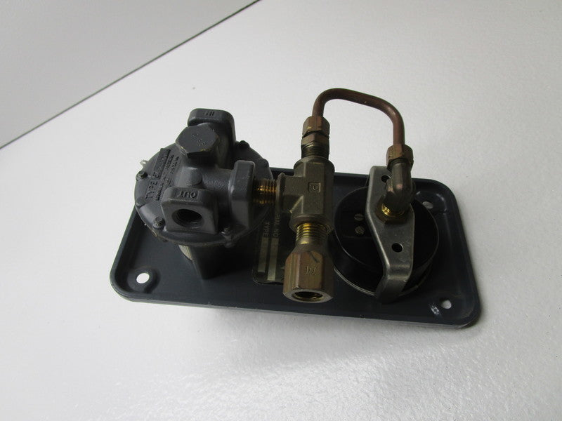 FISHER CONTROLS 670-2 PANEL MOUNTED CONTROLLER  NSNP