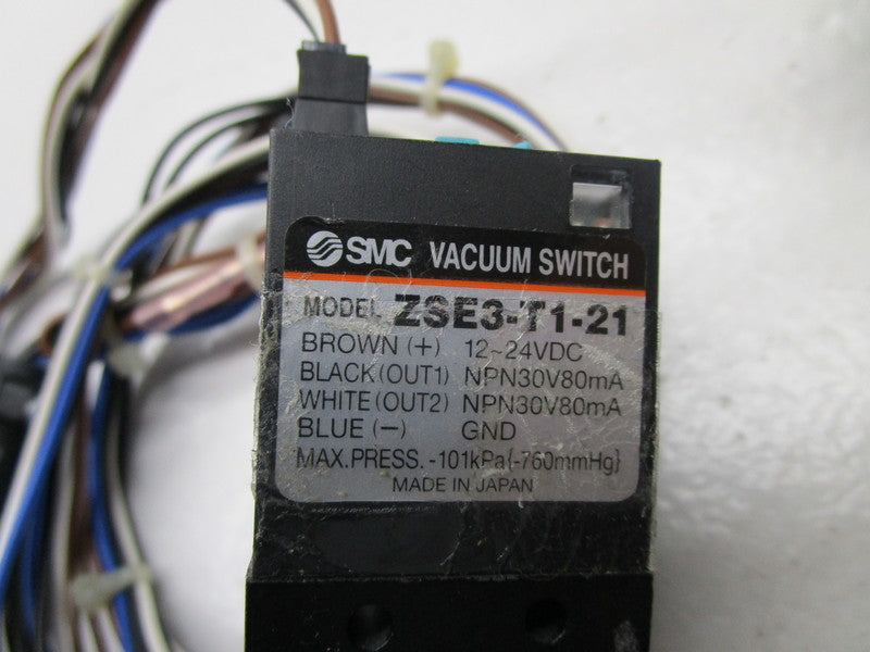 SMC ZSE3-T1-21 VACUUM SWITCH (AS PICTURED)  UNMP