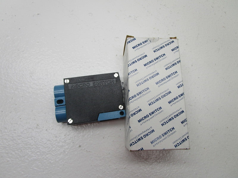 MICRO SWITCH FE-MLS10-A10A-T2 PHOTOELECTRIC SENSOR  NSMP
