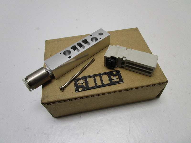 CKD W4G2-R-GWS8 PNEUMATIC VALVE PILOT   NSMP