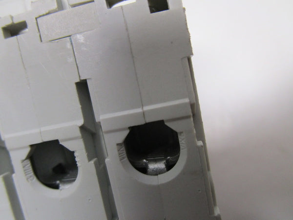 MERLIN GERIN 25677 C60HC-C40 CIRCUIT BREAKER 40A  UNMP