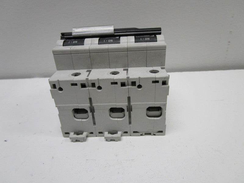 MERLIN GERIN 18462 C120H-C20 CIRCUIT BREAKER 20A  UNMP