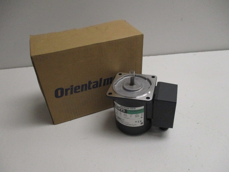 ORIENTAL MOTOR 5RK40GN-CW2T REVERSIBLE MOTOR  NSMP