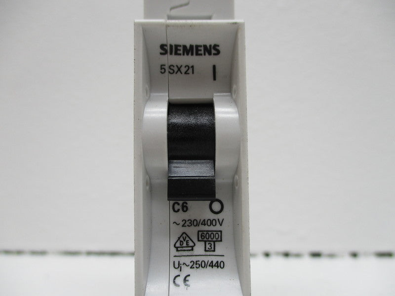 SIEMENS 5SX21-C6 6A 230/400V UNMP