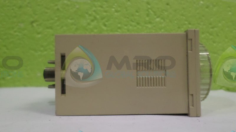 OMRON E52C-R20J TEMP. CONTROLLER UNMP