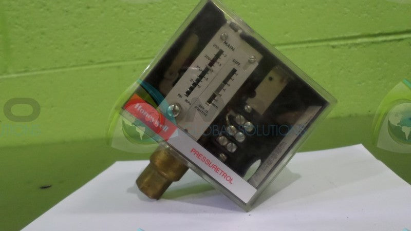 HONEYWELL L91B1068 PRESSURETROL UNMP