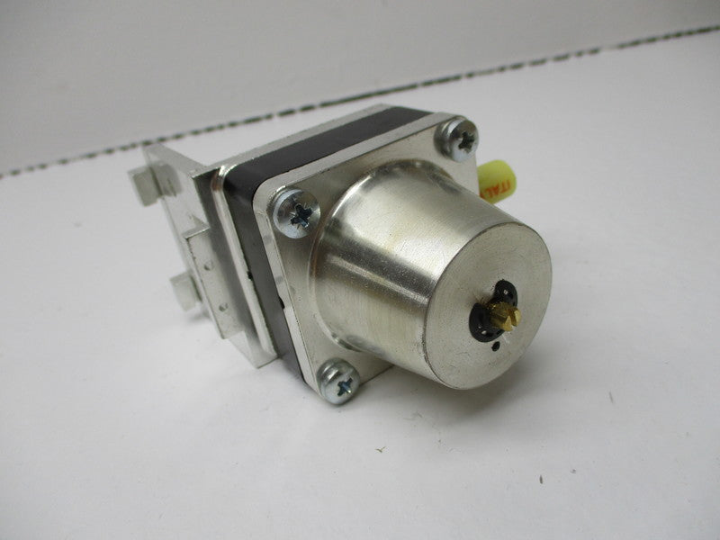 JOHNSON CONTROLS R-3030-1 REVERSING RELAY *NEW IN BOX*