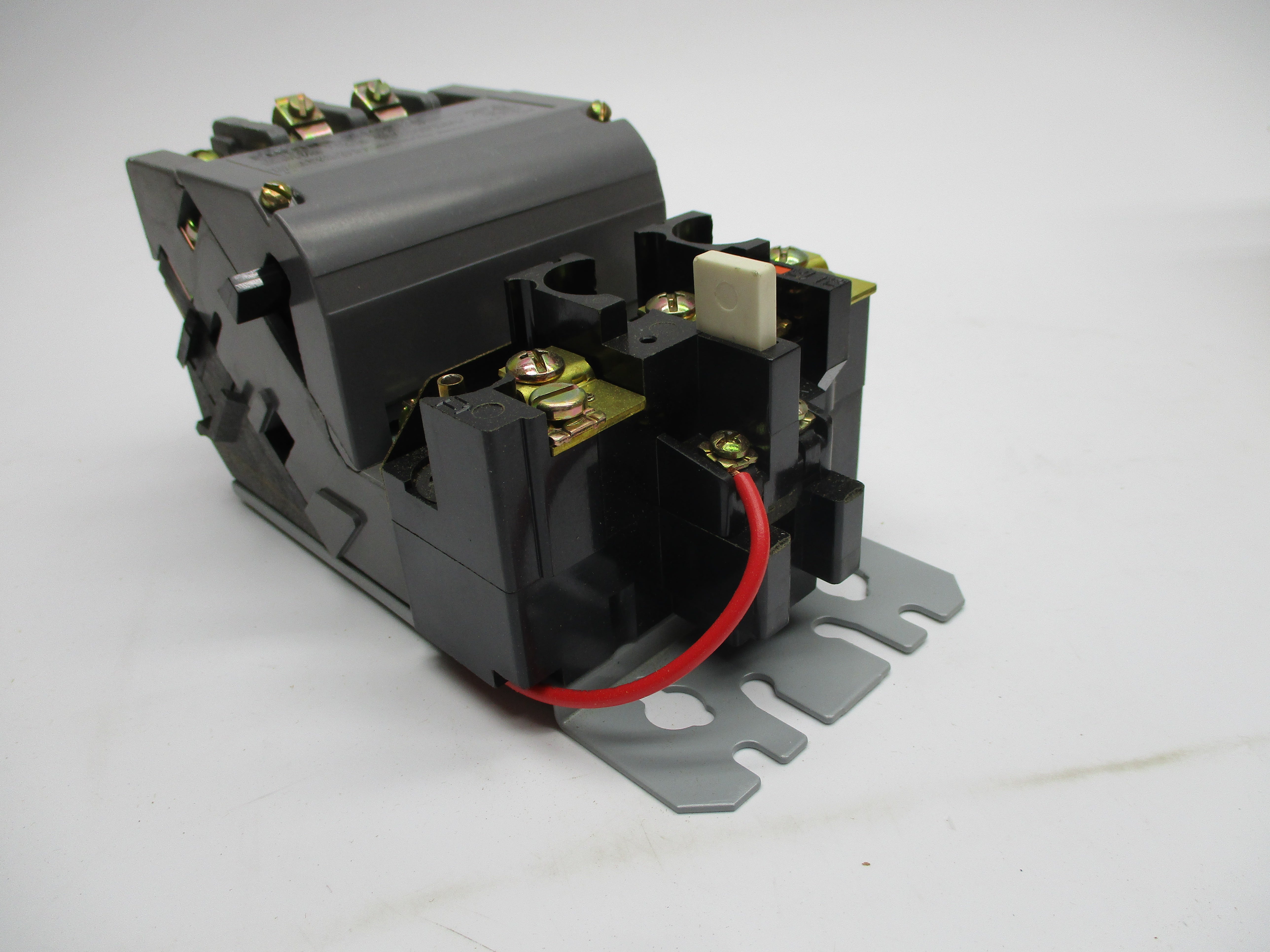 FURNAS 14DP32AF SER. B 120V 27A NSMP