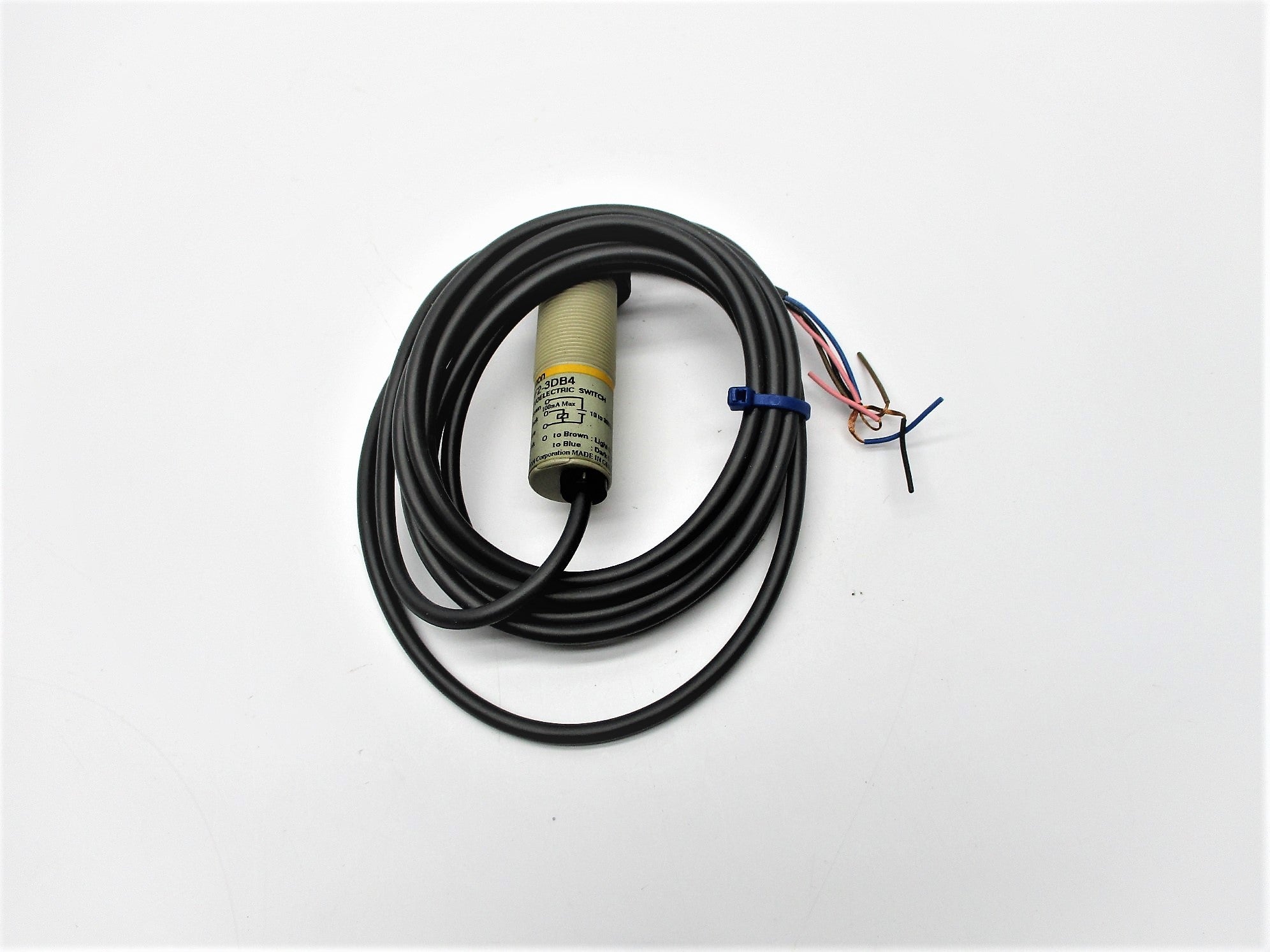 OMRON E3F2-3DB4 10-30VDC NSNP