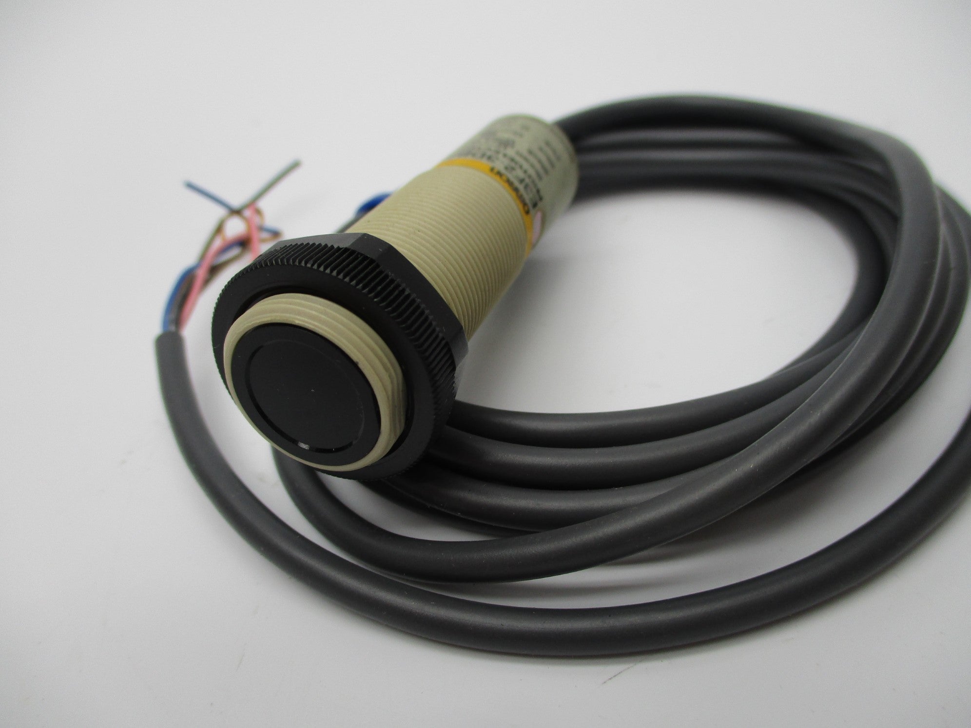 OMRON E3F2-3DB4 10-30VDC NSNP