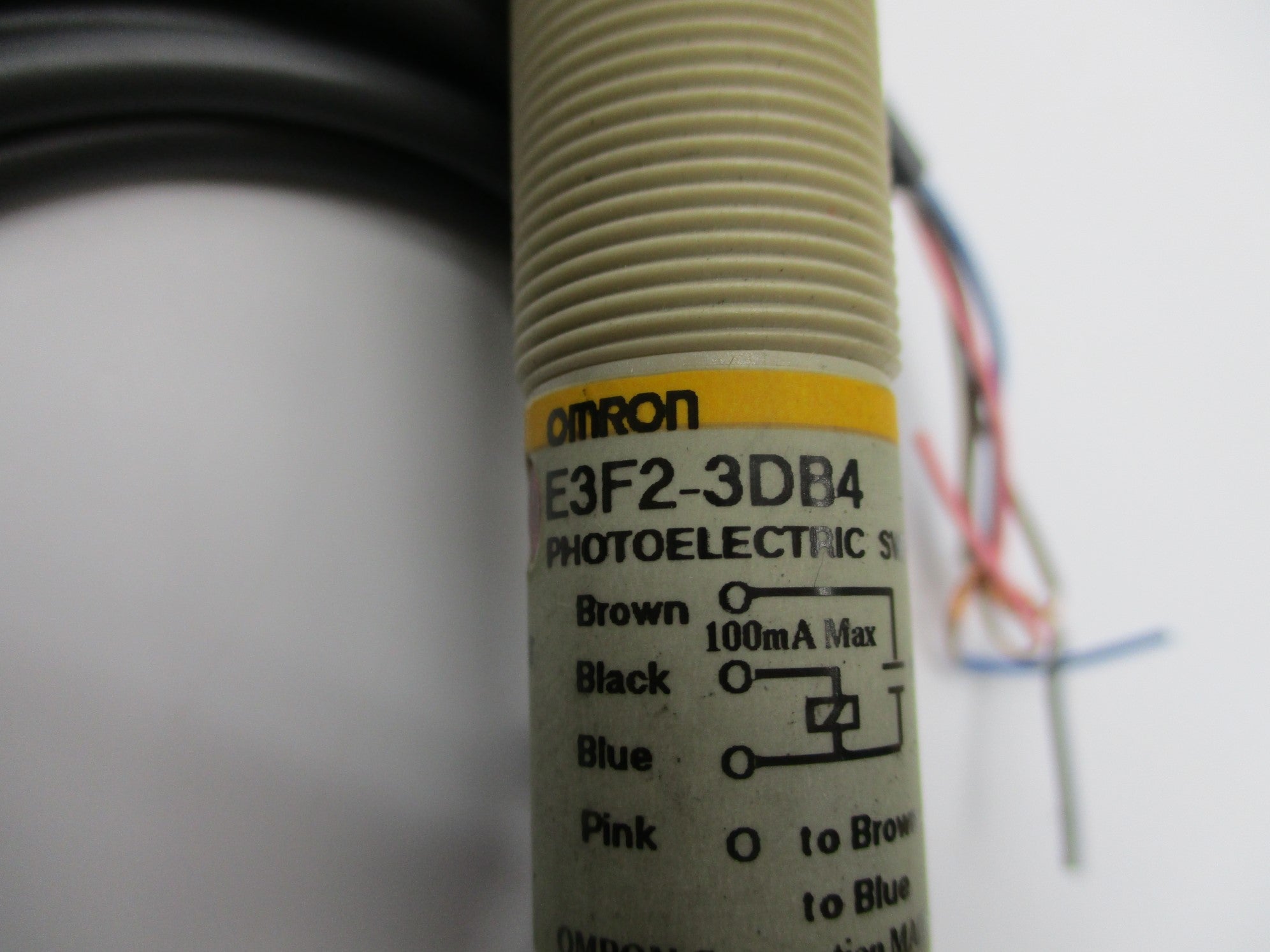 OMRON E3F2-3DB4 10-30VDC NSNP