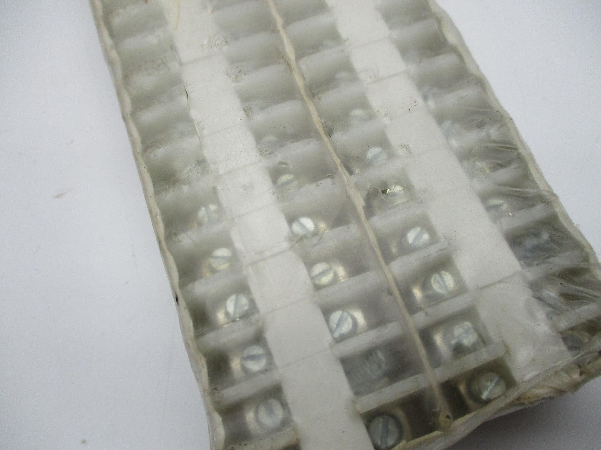 ALLEN BRADLEY 1492-F1 SER. B (PKG OF 50) (BK/WH)  NSFS