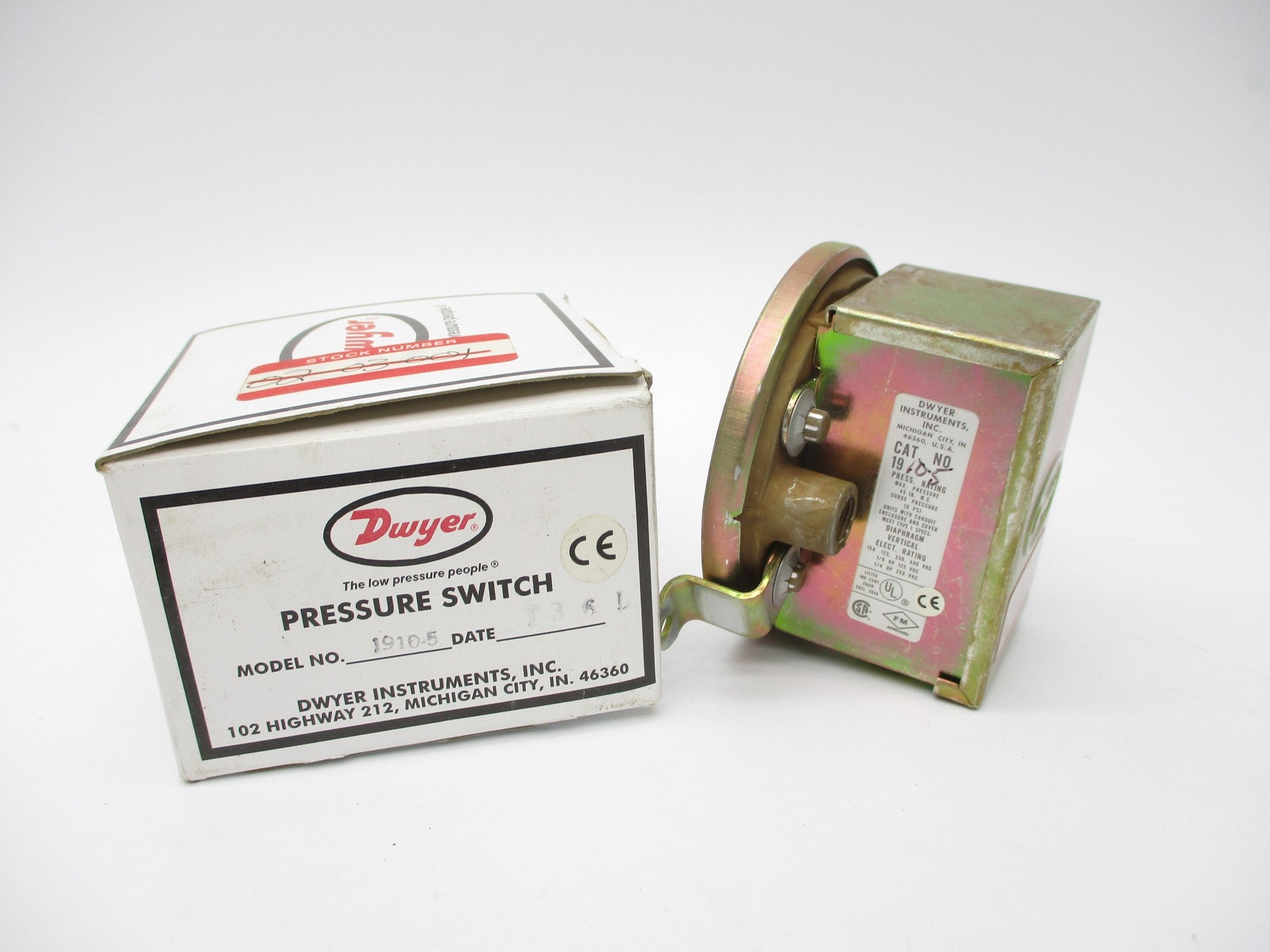 DWYER 1910-5 480VAC 15A 10PSI 45INWC NSMP