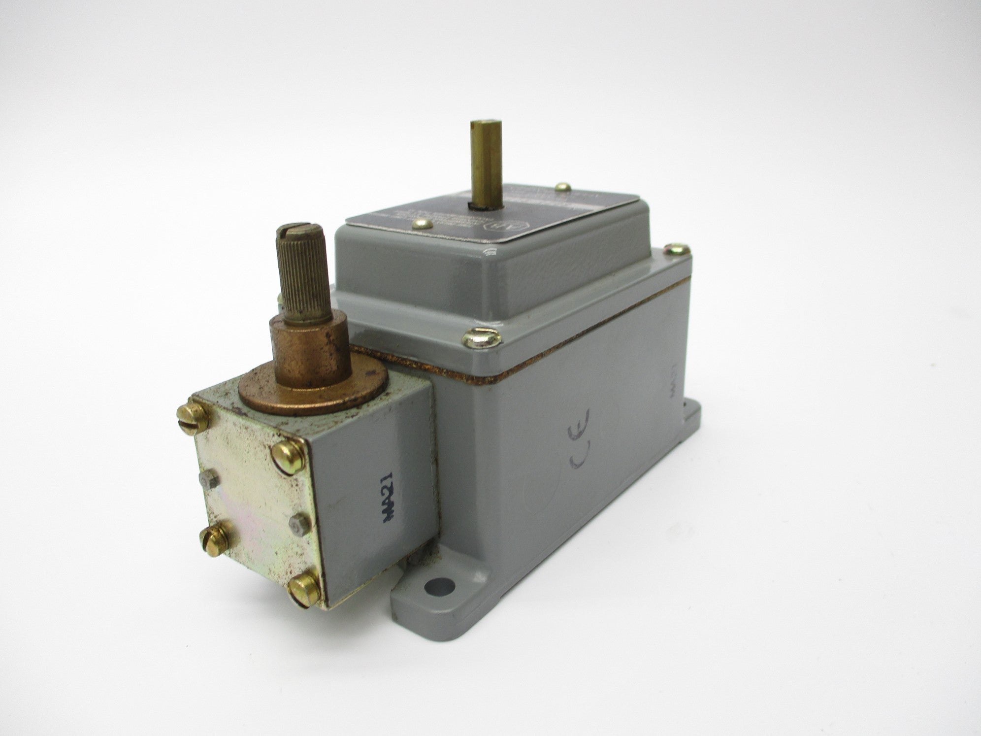 ALLEN BRADLEY 802T-R1TA SER. A 120VAC 3A NSNP