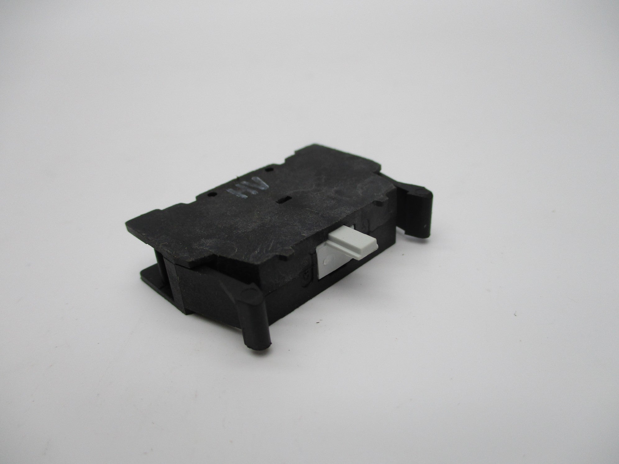 ALLEN BRADLEY 800E-3X01L SER. A 600VAC 10A NSNP