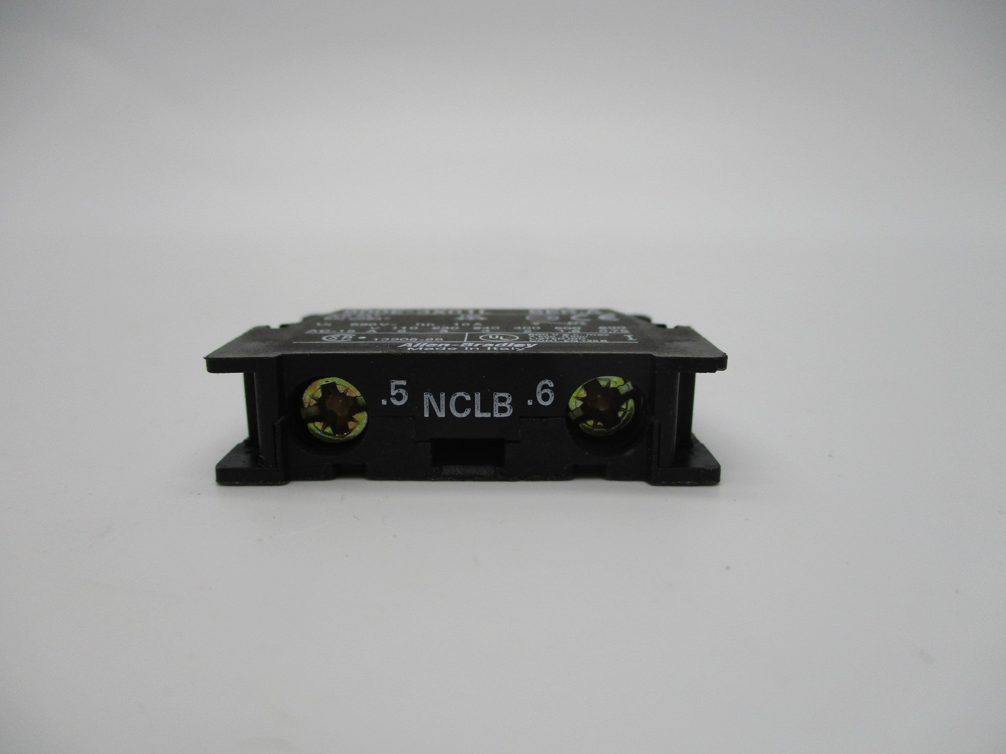 ALLEN BRADLEY 800E-3X01L SER. A 600VAC 10A NSNP