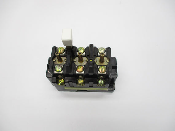 ALLEN BRADLEY 815-BOV16 SER. K 600VAC (BK/YL) NSMP