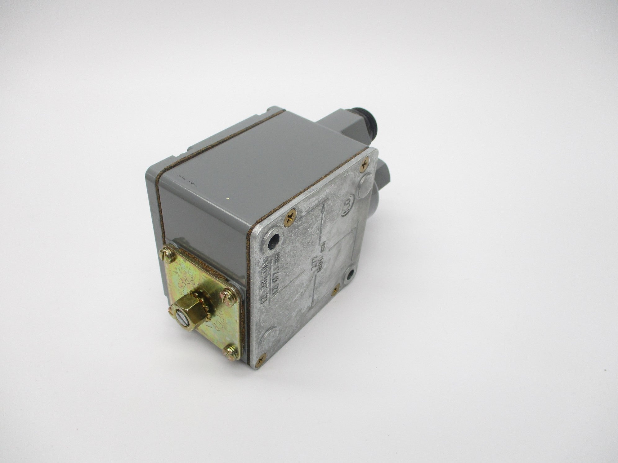INDUSTRIAL SPARE PART 836T-T252JX24X9 SER. A (BR/WH) NSMP