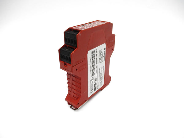 ALLEN BRADLEY 440R-N23132 SER. C 24VAC/DC 3A NSNP
