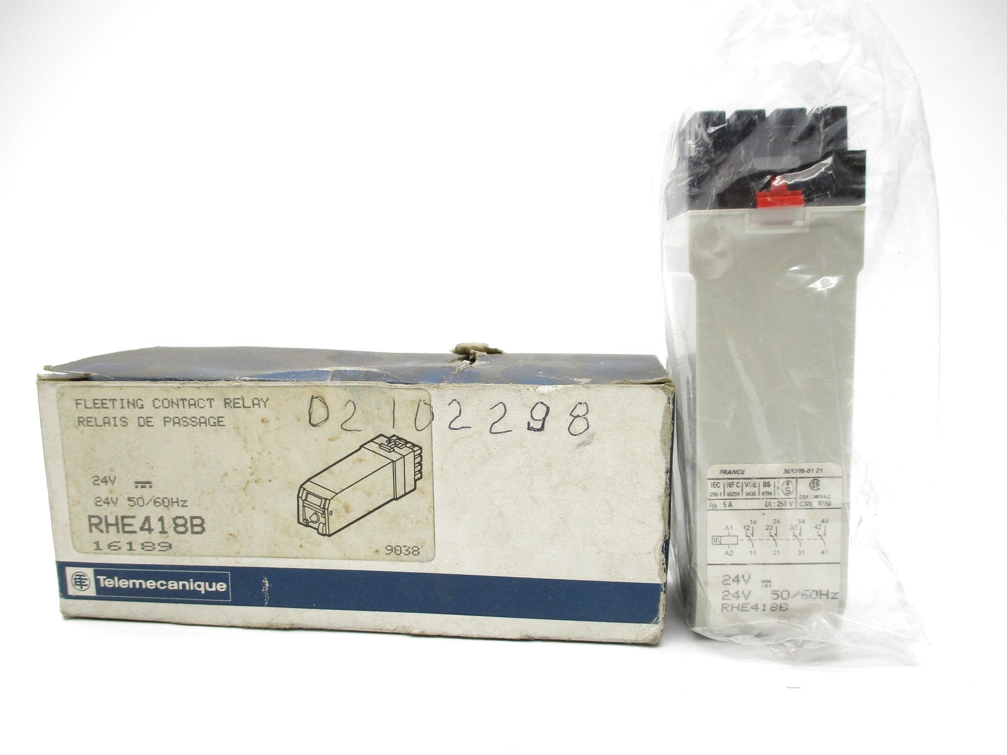 TELEMECANIQUE RHE418B 24V NSMP