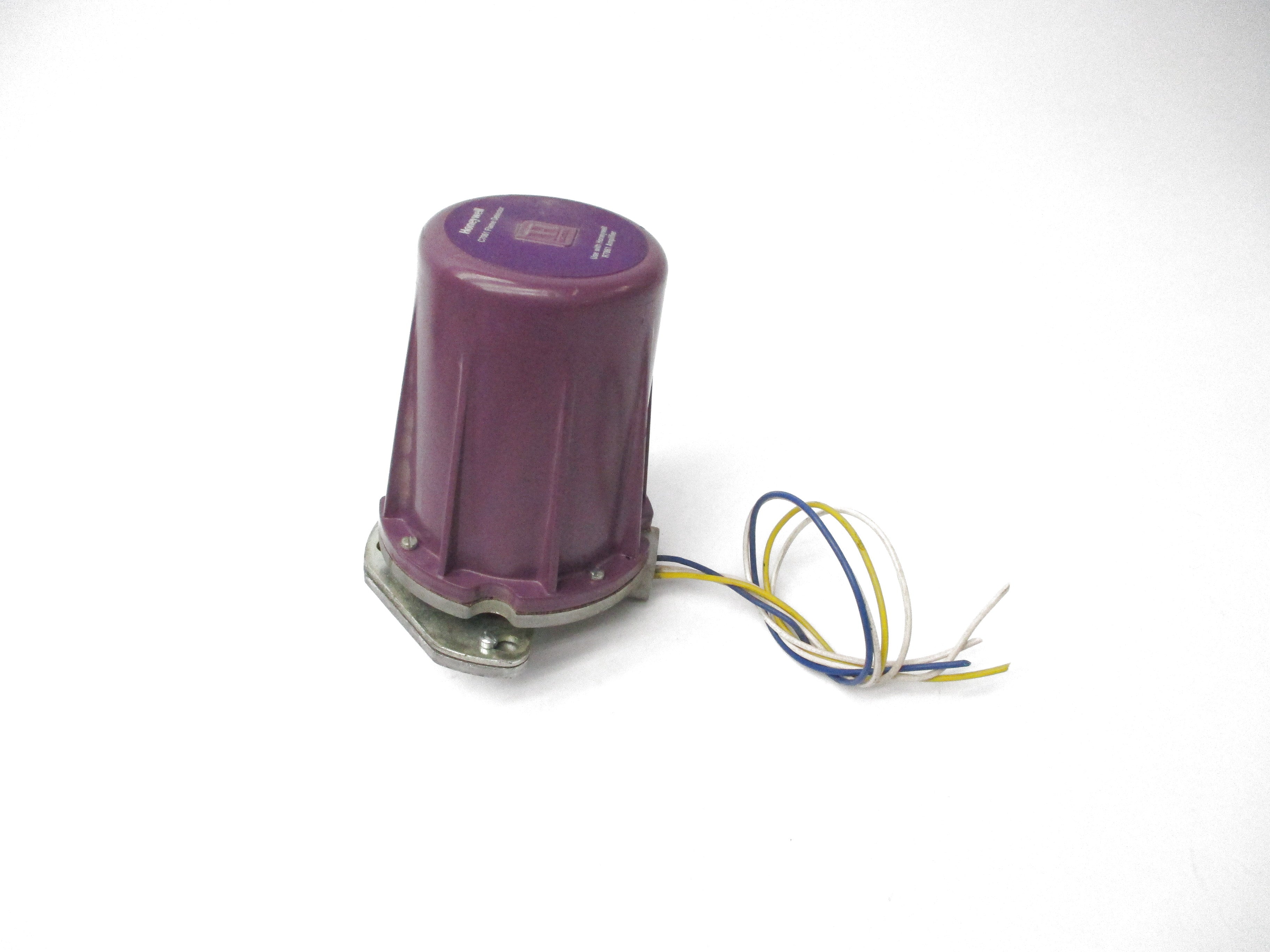 HONEYWELL C7061A1012 120V UNMP