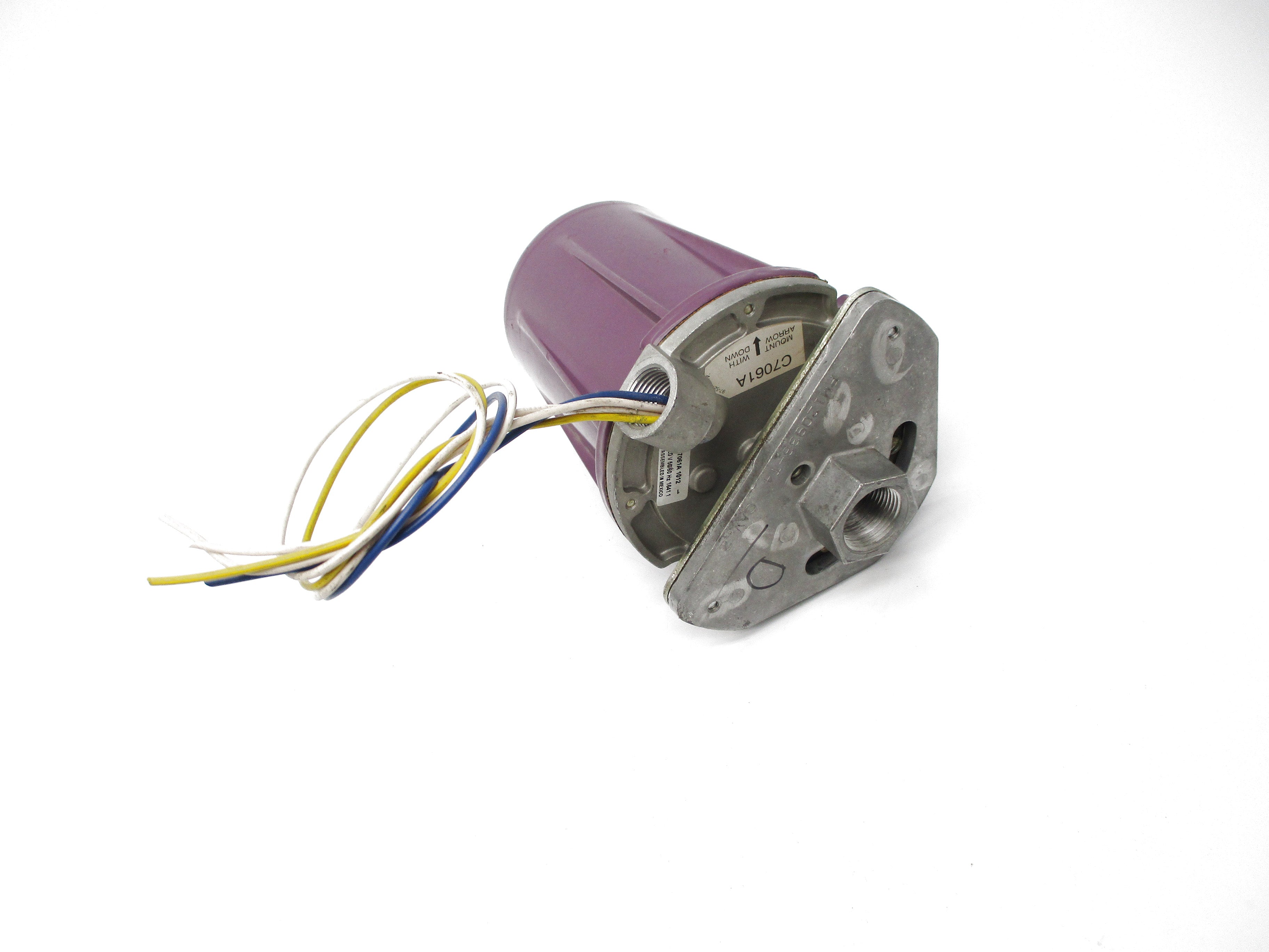 HONEYWELL C7061A1012 120V UNMP