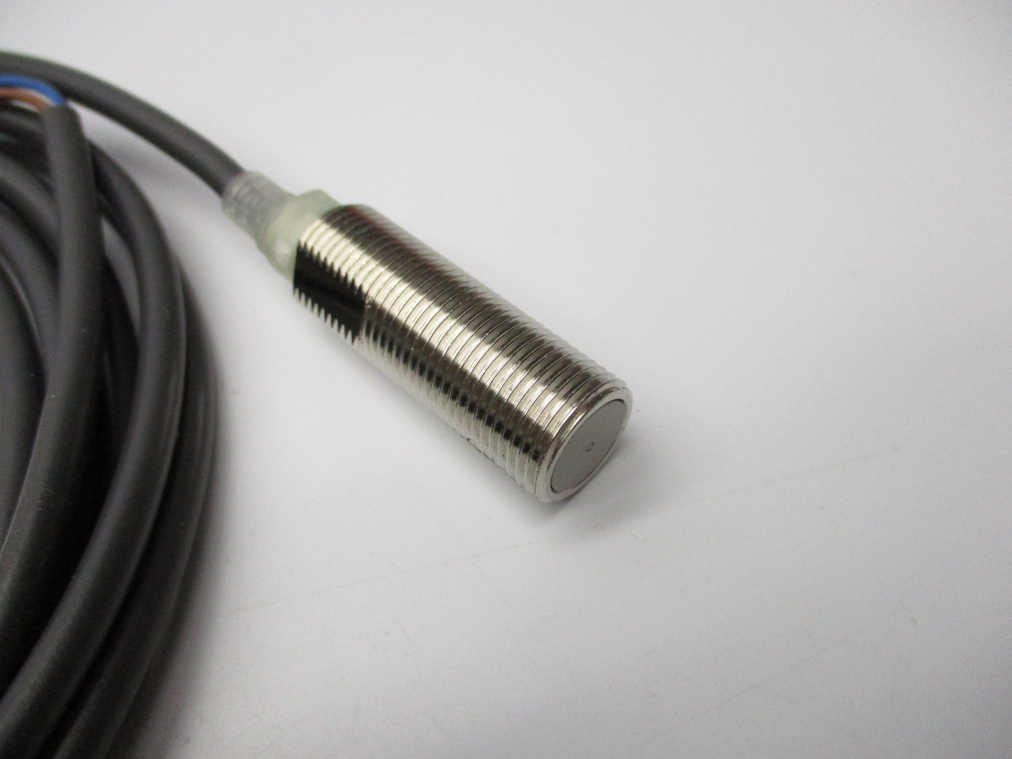 OMRON E2E-X2F1 12-24VDC NSNP