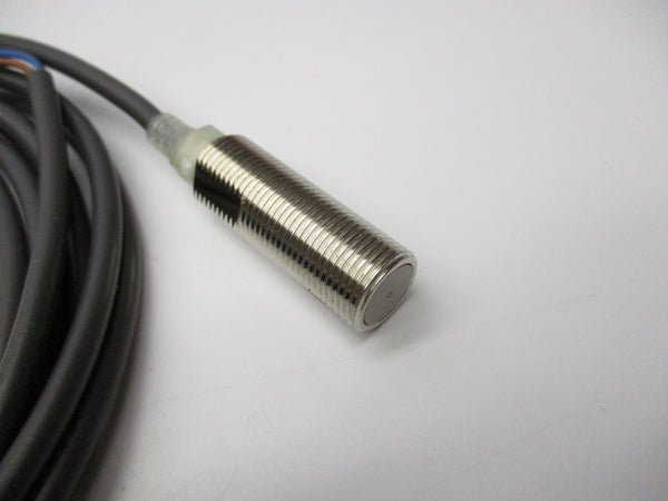 OMRON E2E-X2F1 12-24VDC NSNP