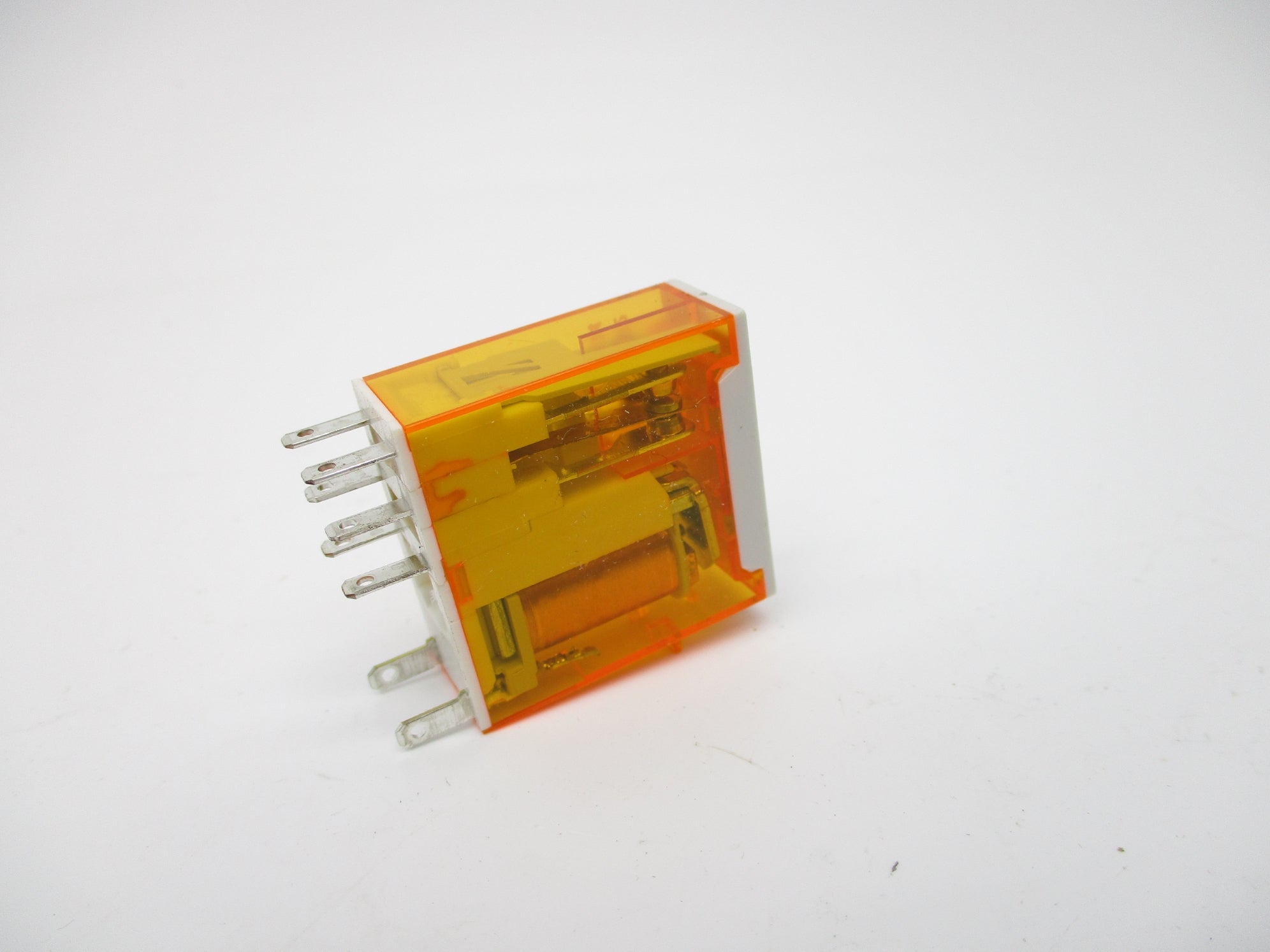 INDUSTRIAL SPARE PART 700-HK32A1 SER. B 120VAC 8A (WH) NSMP