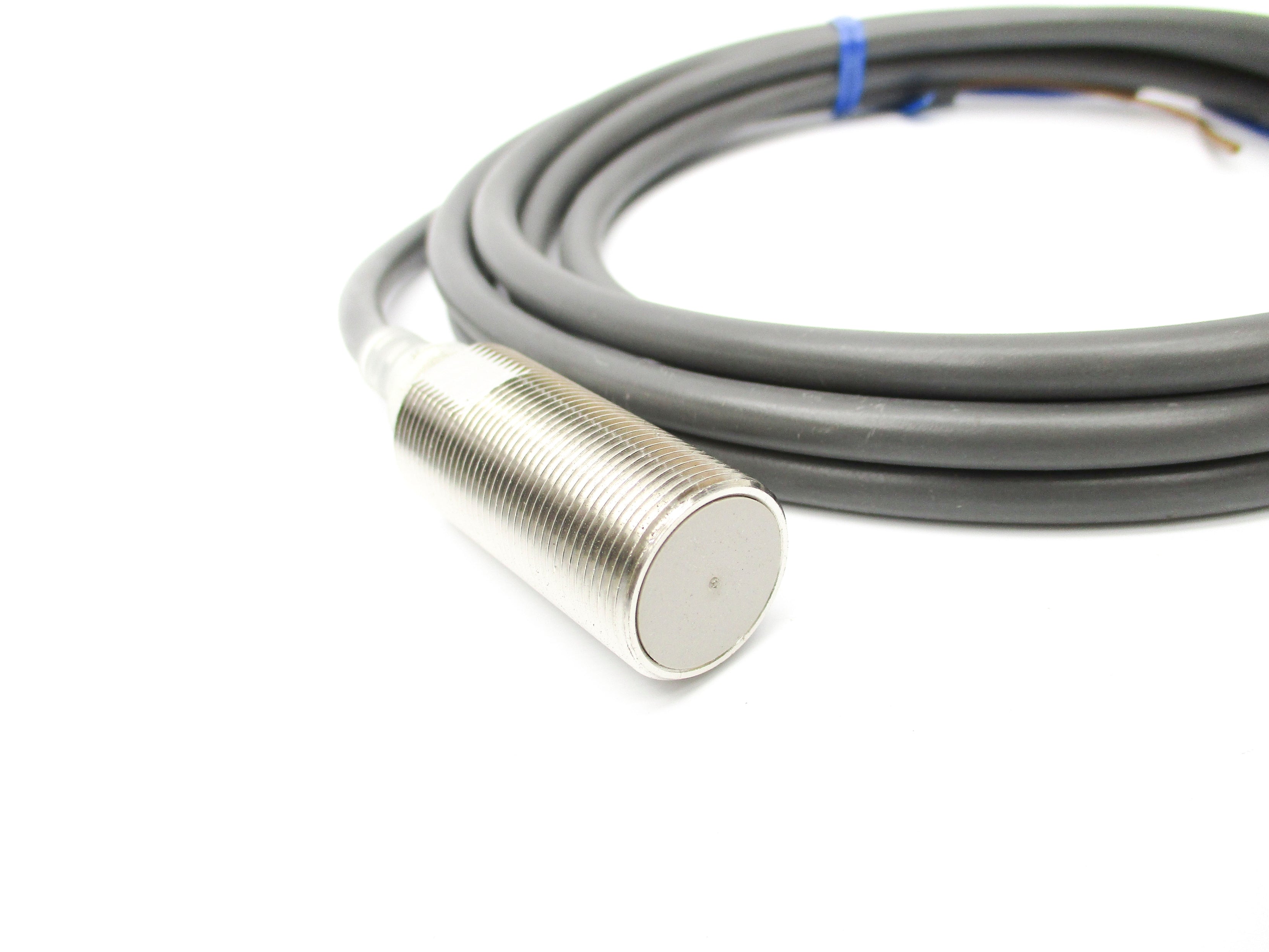 OMRON E2E-X5F1 12-24VDC NSNP