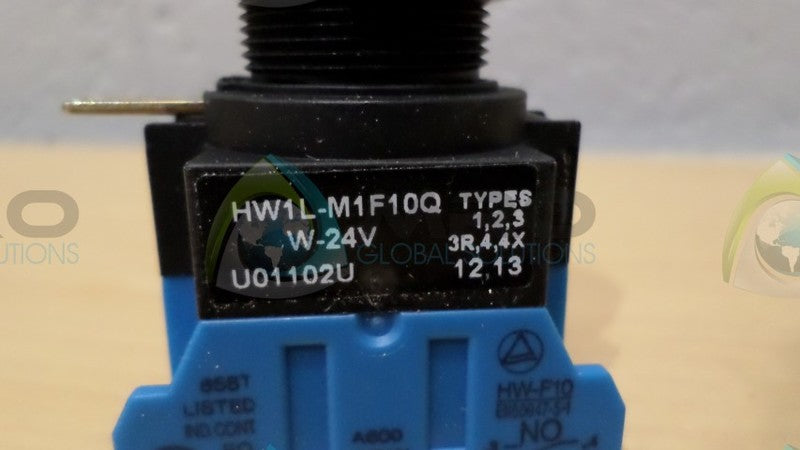 IDEC HW1L-M1F10Q-W-24V SWITCH NSMP