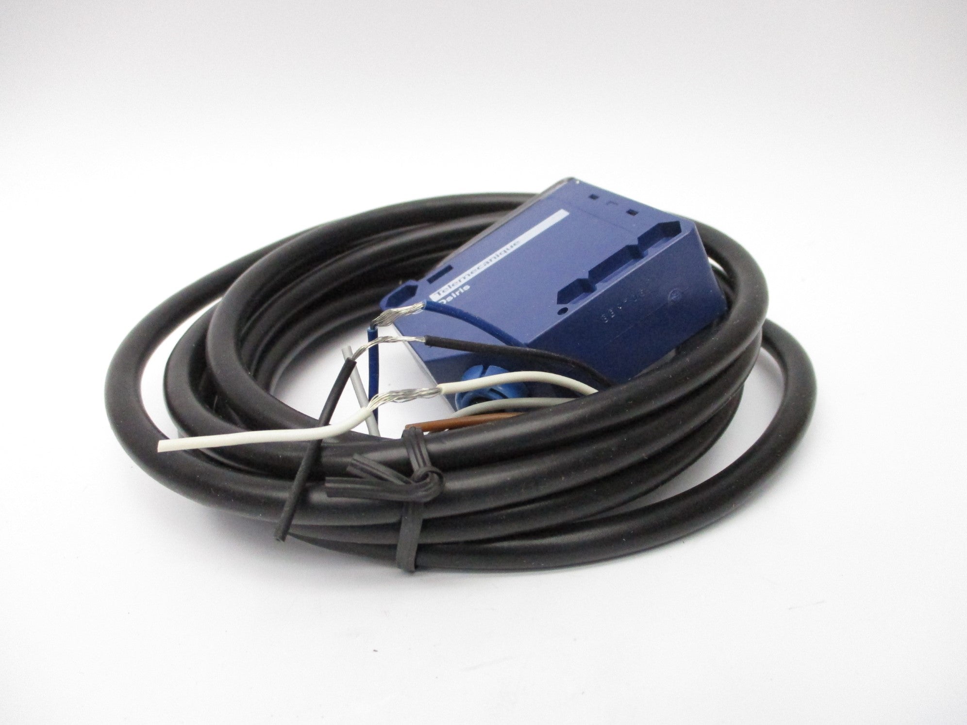 TELEMECANIQUE XUK1ARCNL2 24-240V 3A NSMP