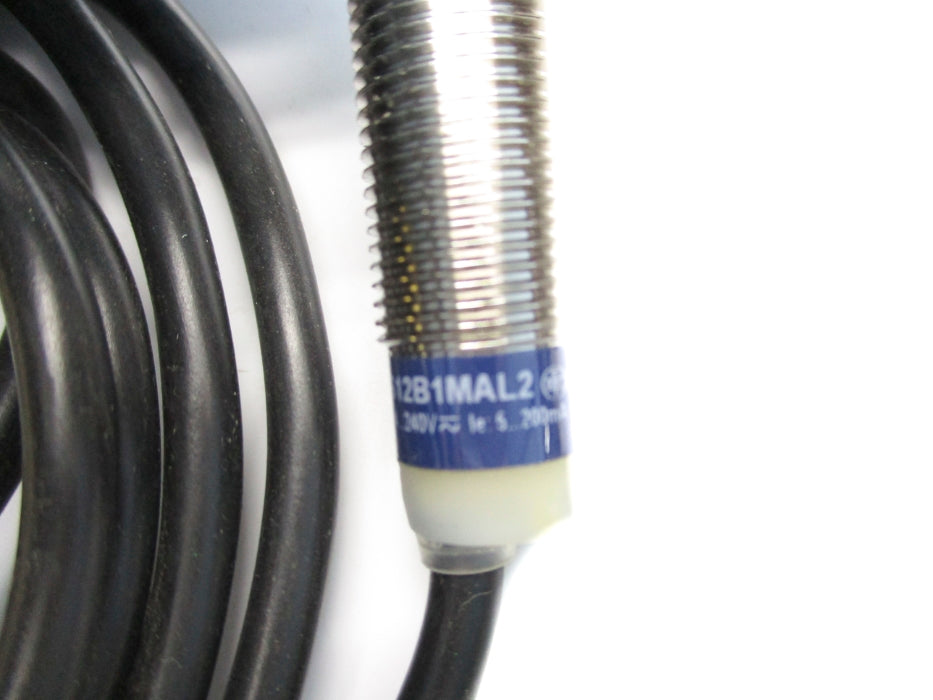 TELEMECANIQUE XS612B1MAL2 24-240VAC NSNP