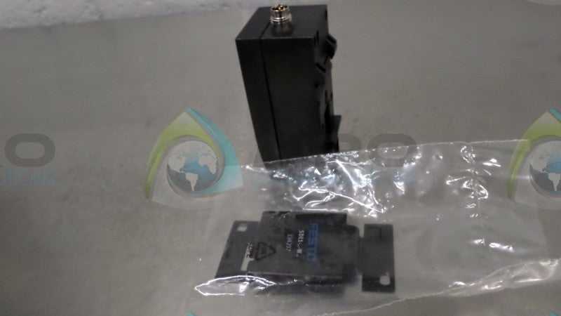 FESTO SDE1-V1-G2-W18-C-PU-M8-W5 VACCUM SENSOR(NO CABLE) NSMP