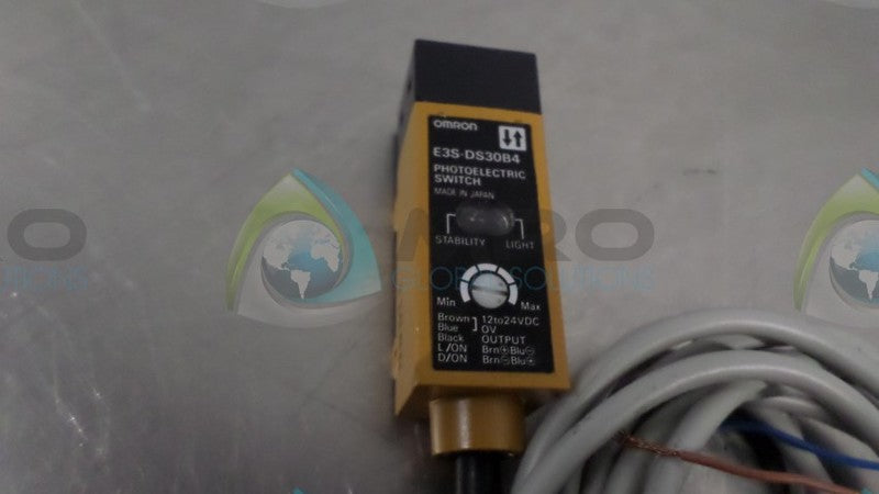 OMRON E3S-DS30B4 PHOTOELECTRIC SWITCH UNMP