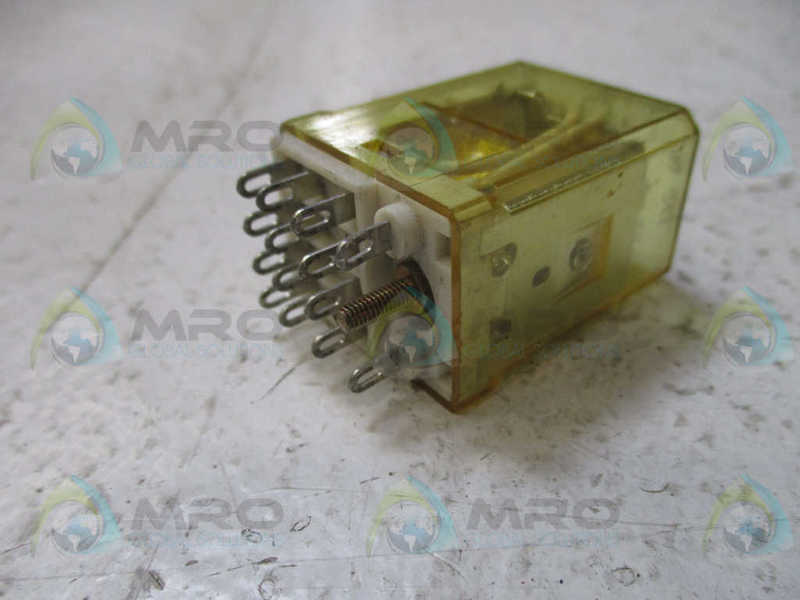 IDEC RY4S-U 120VAC *USED*